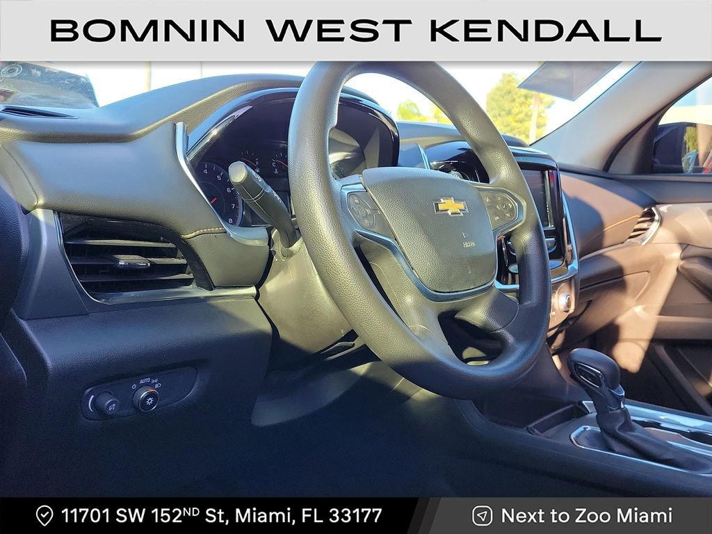 Used 2021 Chevrolet Traverse LS image 5