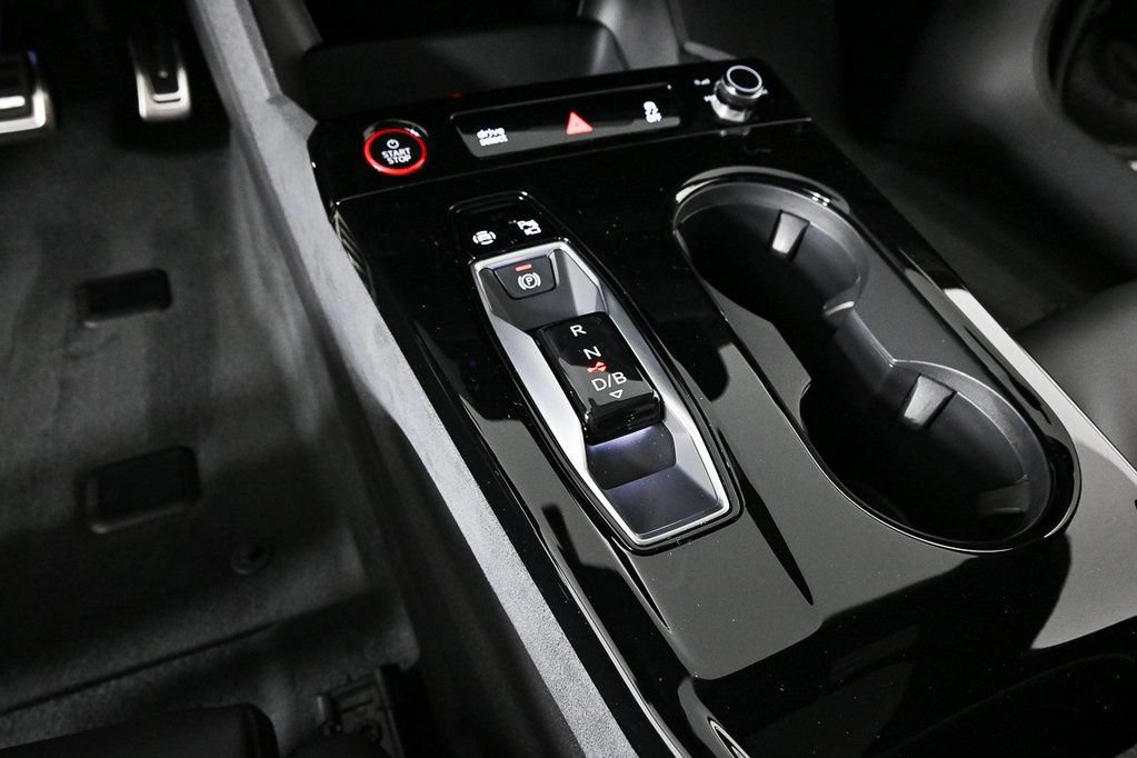 New 2025 Audi S6 e-tron Prestige AWD/4WD image 19