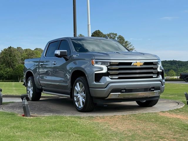 Used 2025 Chevrolet Silverado 1500 High Country w/ Technology Package AWD/4WD image 1