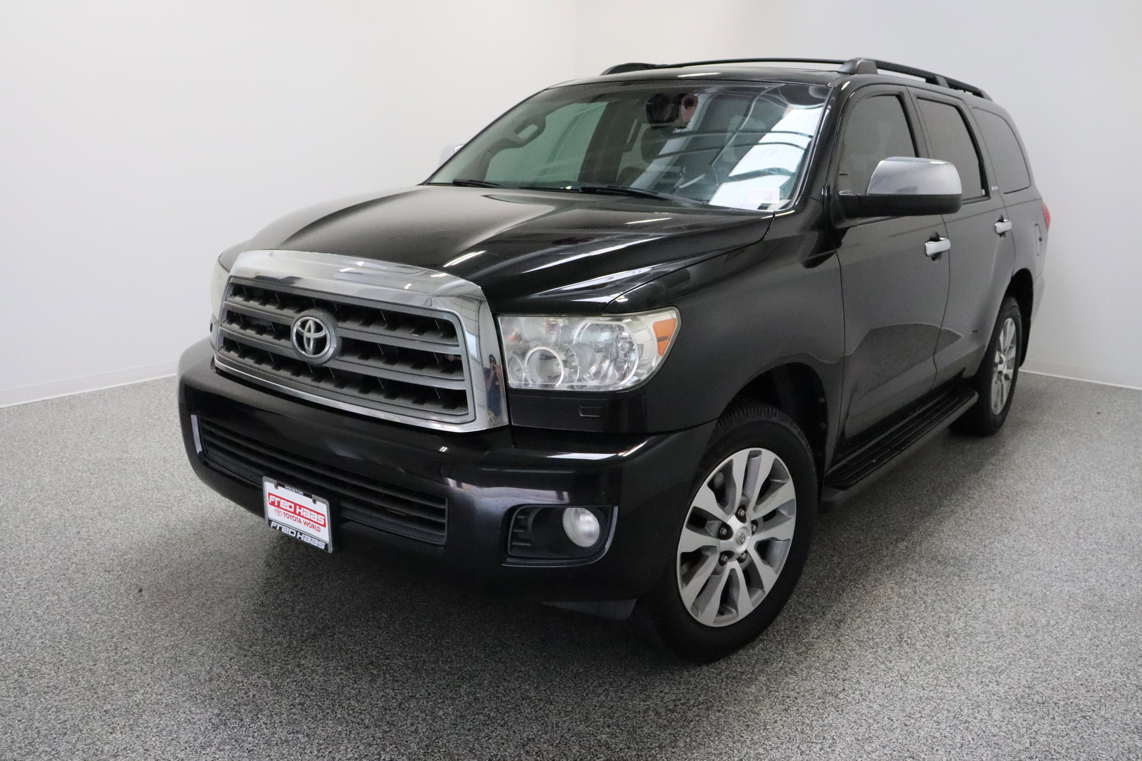 Used 2014 Toyota Sequoia Limited RWD image 2