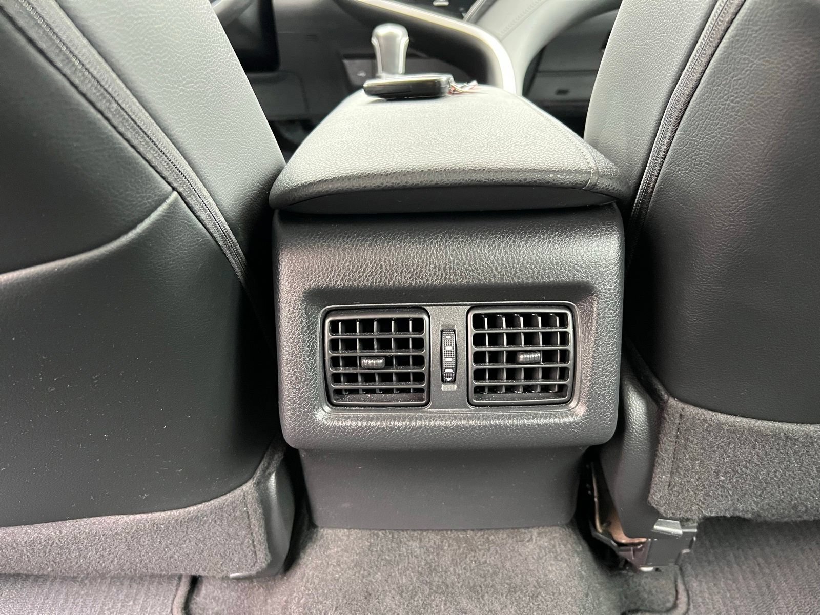 Used 2021 Toyota Camry XLE FWD image 39
