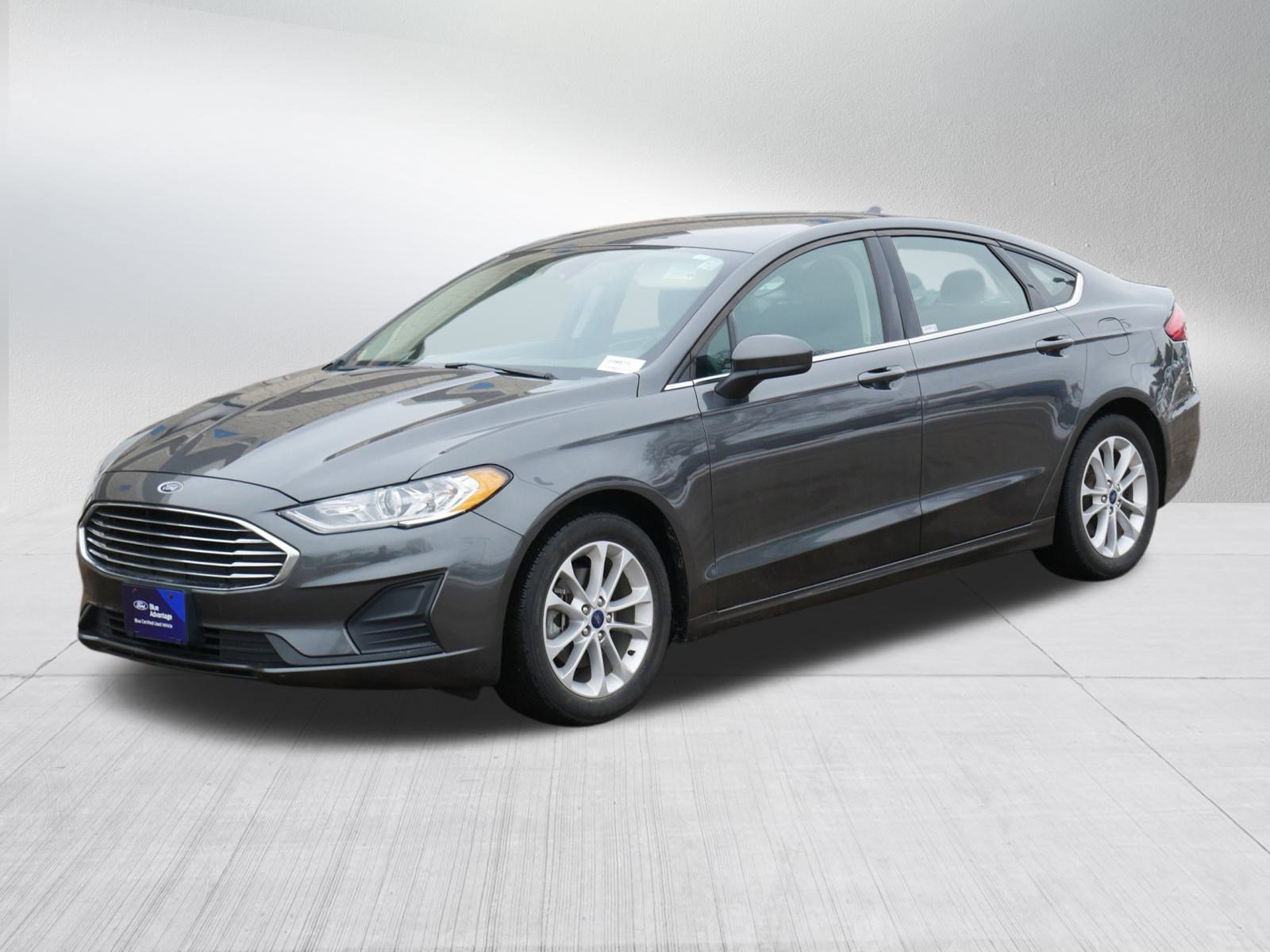 Used 2020 Ford Fusion SE image 3