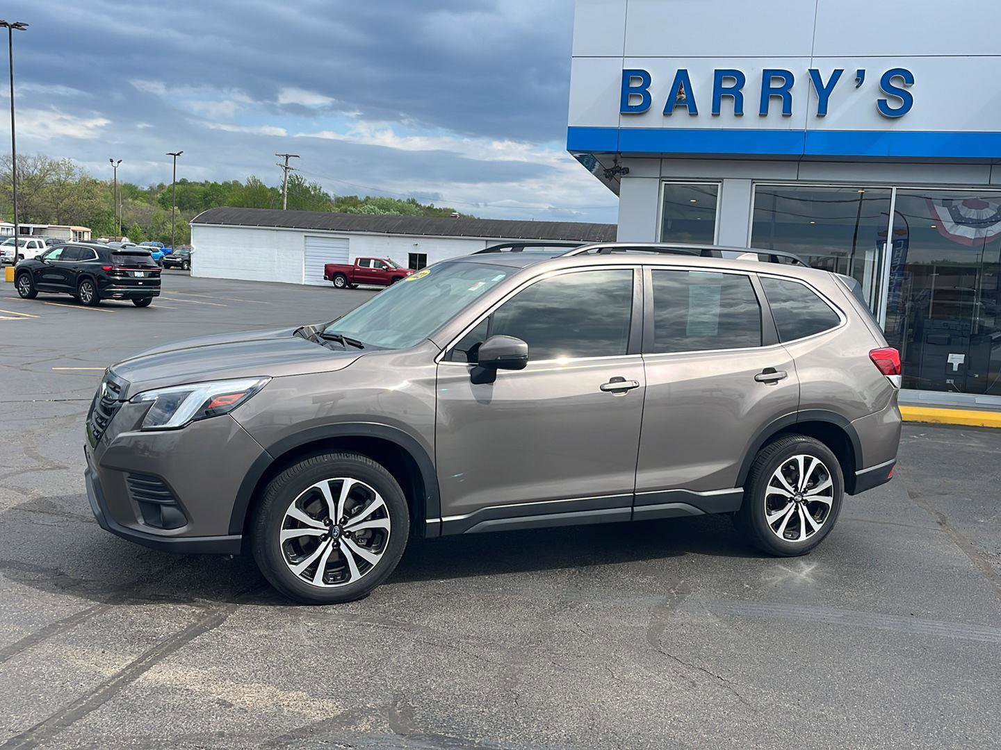 Used 2023 Subaru Forester Limited image 2