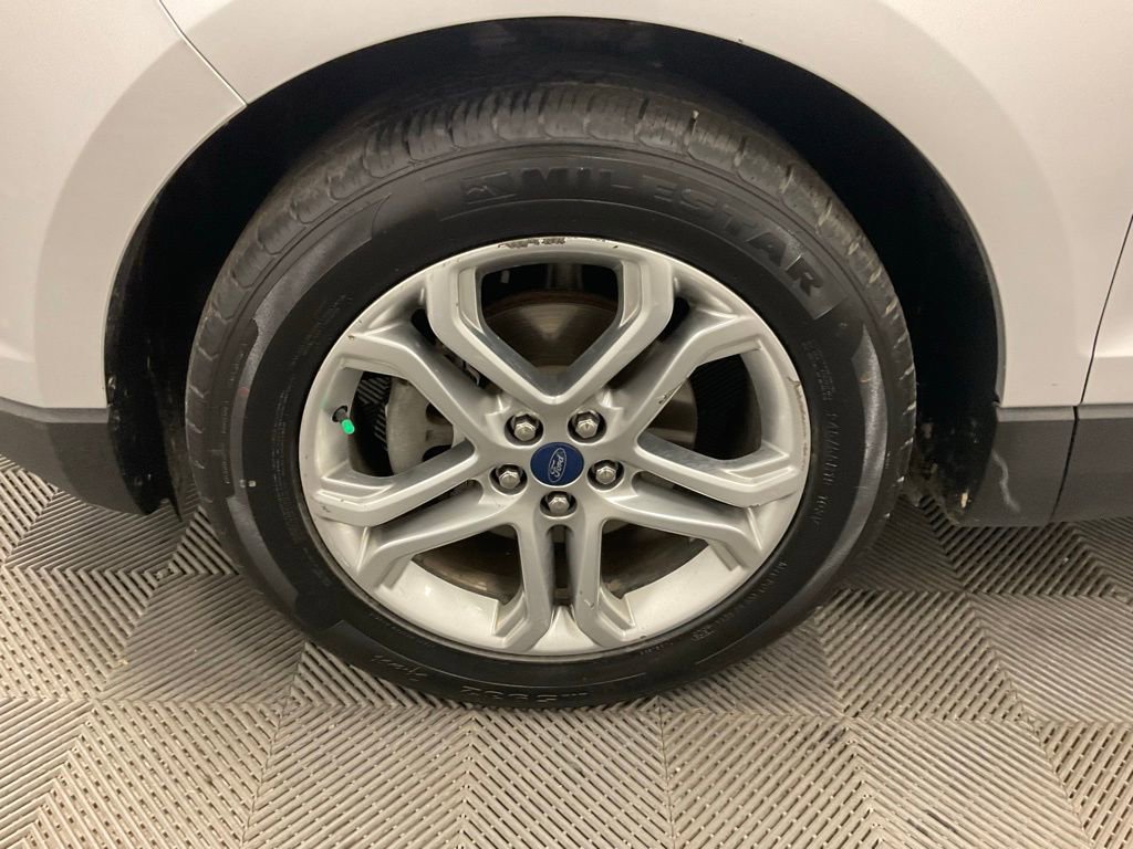 Used 2018 Ford Edge Titanium FWD image 14