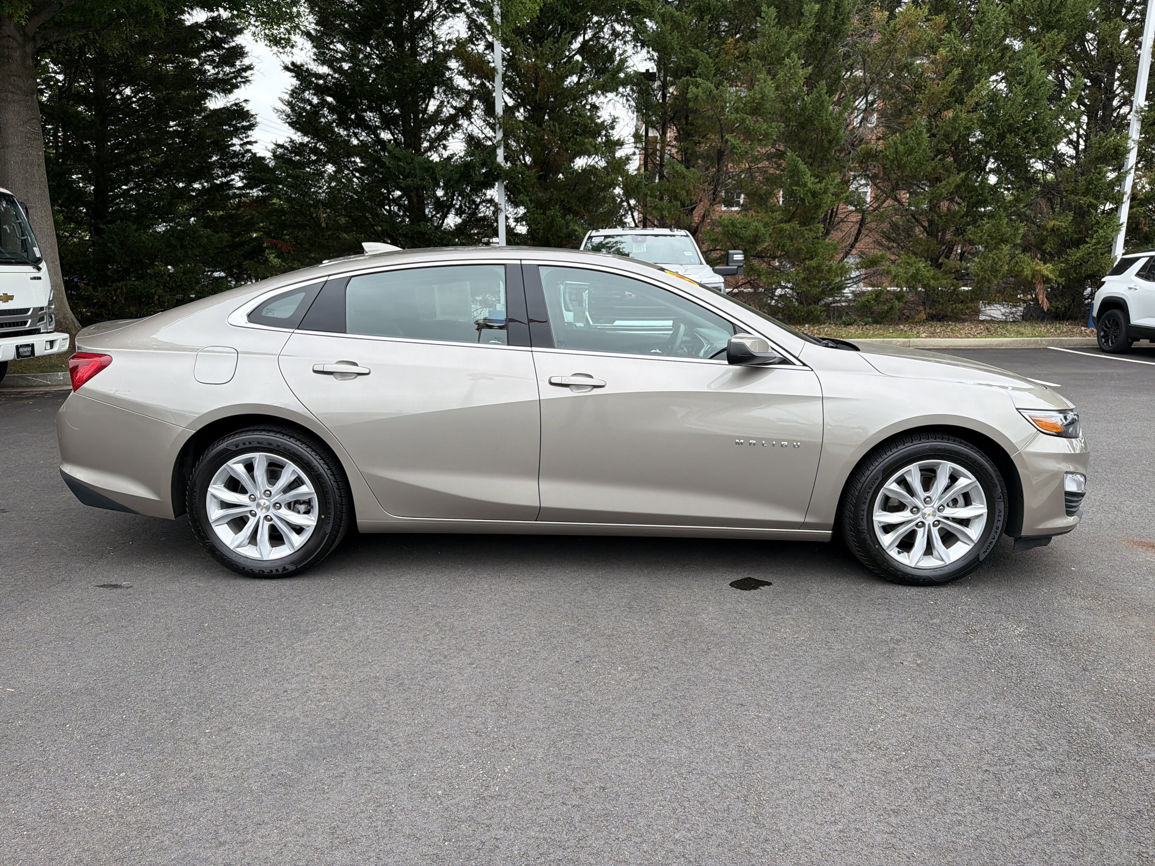 Used 2024 Chevrolet Malibu LT FWD image 11
