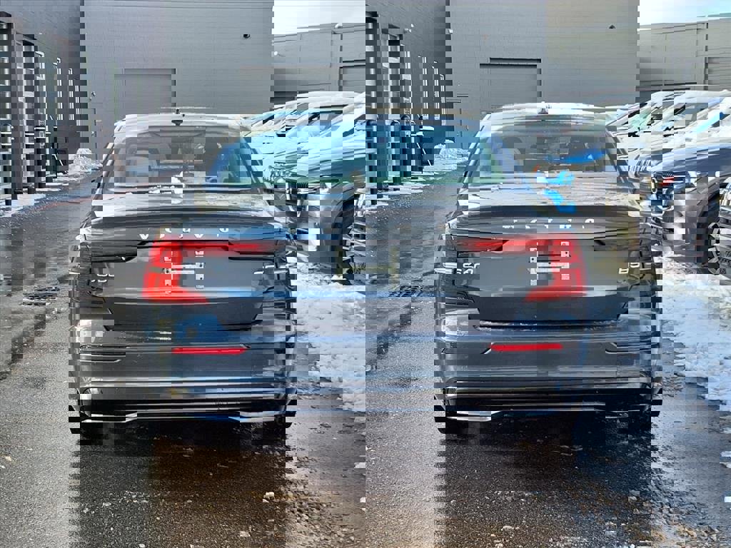 Used 2024 Volvo S60 B5 Plus image 46