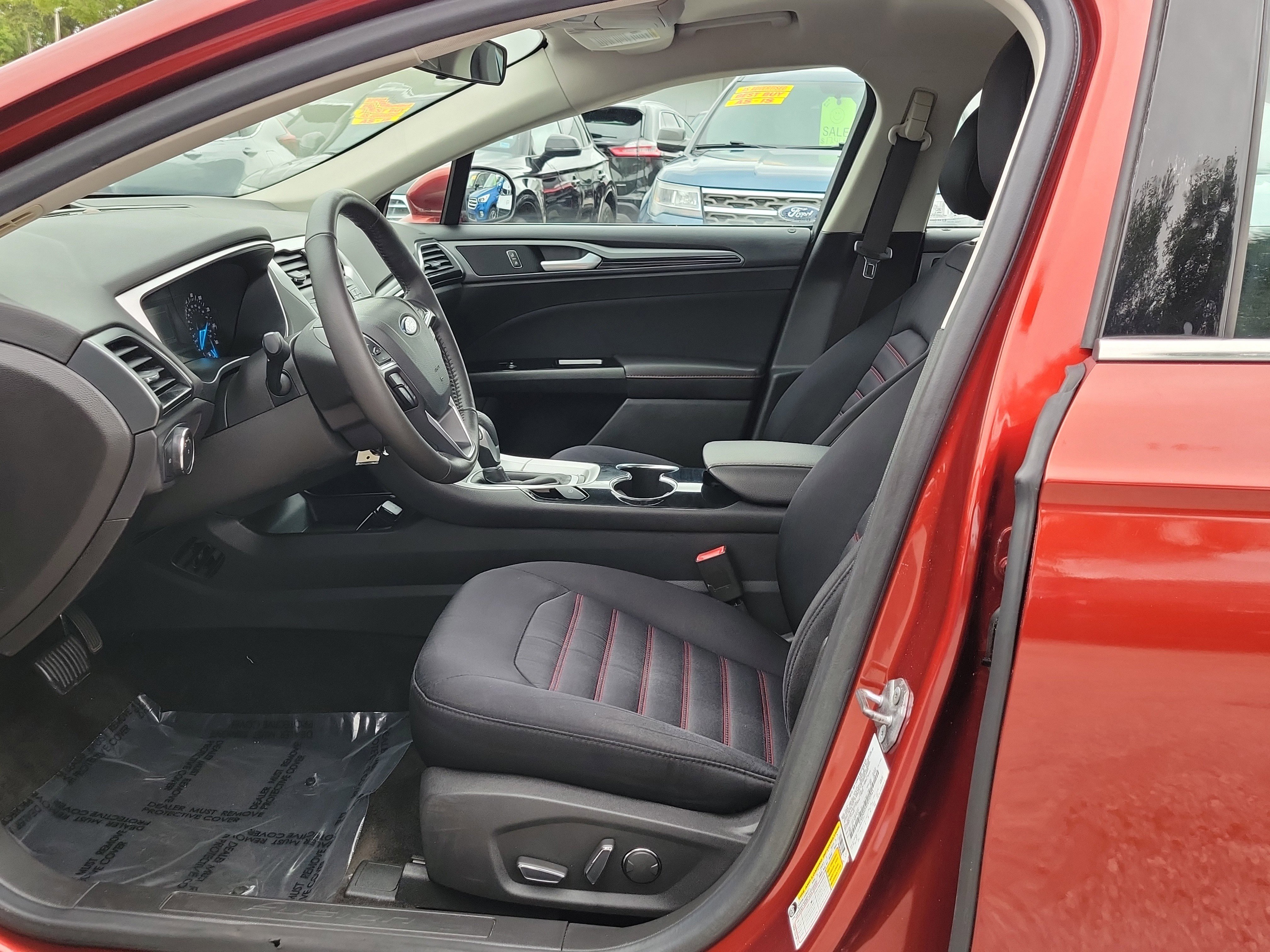 Used 2014 Ford Fusion SE w/ Equipment Group 201A image 21
