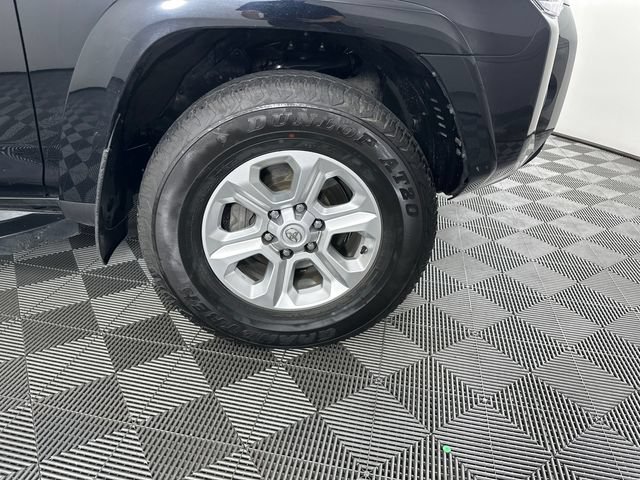 Used 2024 Toyota 4Runner SR5 Premium w/ Moonroof Package AWD/4WD image 4