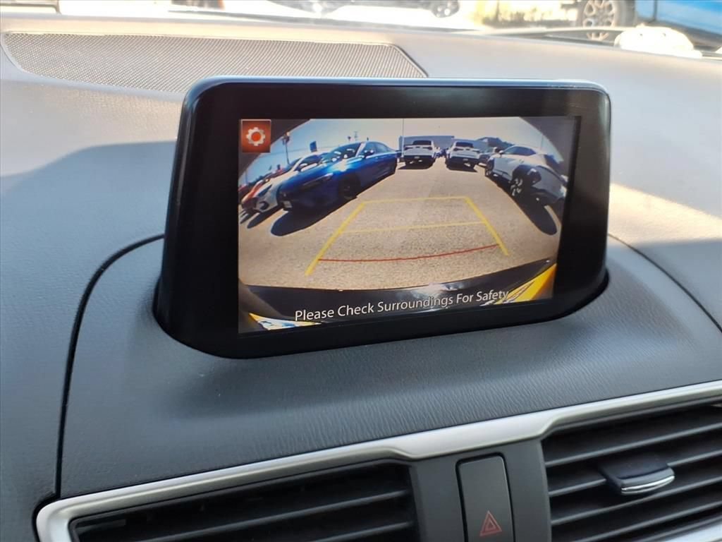 Used 2018 MAZDA MAZDA3 Sport w/ Preferred Equipment Package FWD image 27