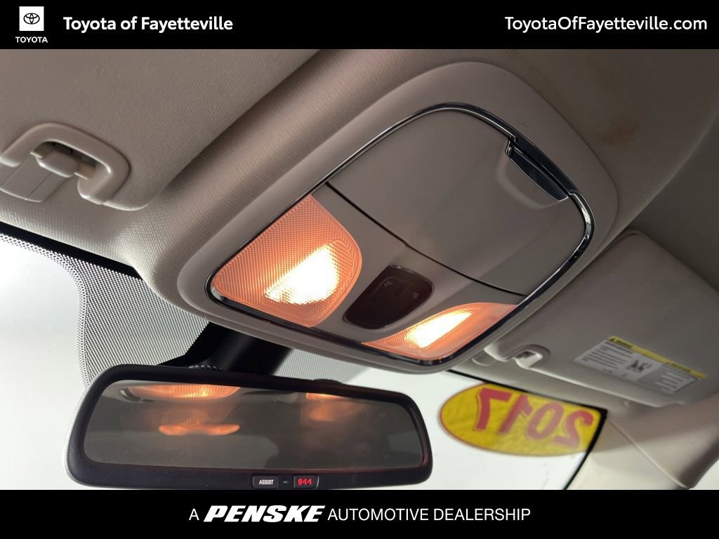 Used 2017 Jeep Cherokee Trailhawk image 24