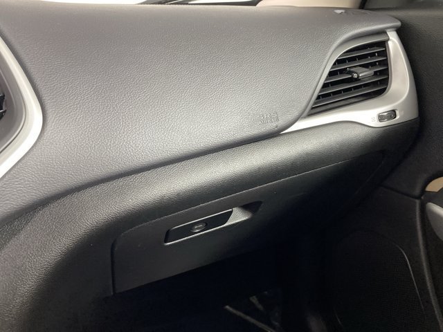 Used 2017 Jeep Cherokee Sport AWD/4WD image 26