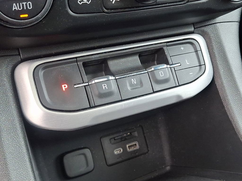 Used 2022 GMC Acadia SLT w/ Technology Package AWD/4WD image 16