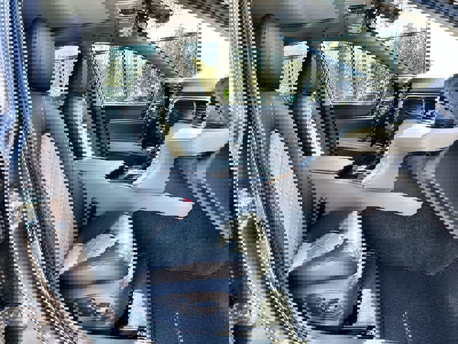 Used 2019 Toyota Camry XLE image 9