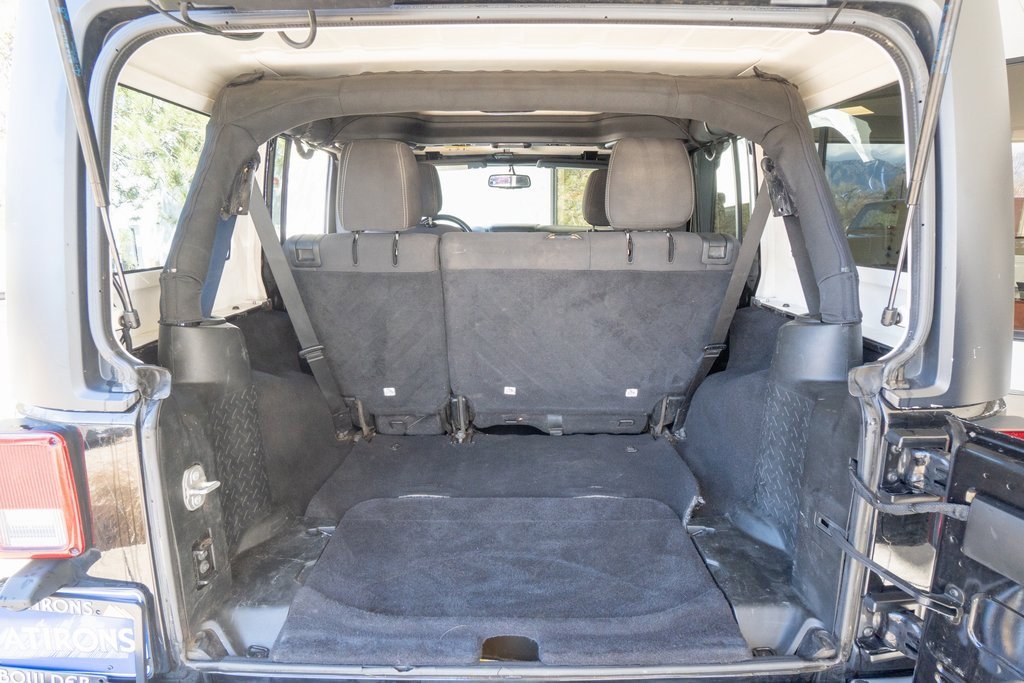 Used 2018 Jeep Wrangler Unlimited Sahara w/ Max Tow Package image 20