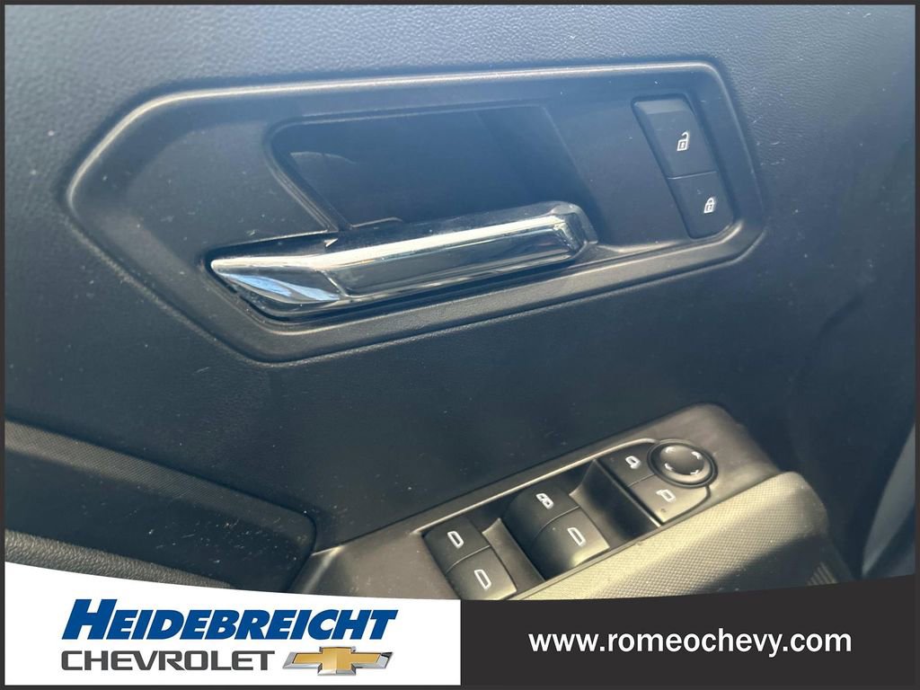 Used 2023 Chevrolet Colorado LT w/ LT Convenience Package II AWD/4WD image 11