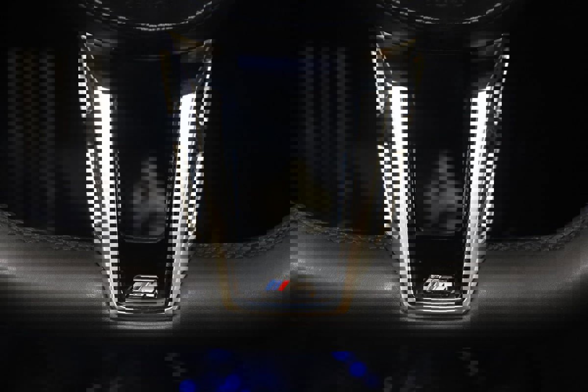 Used 2023 BMW 740i w/ Parking Assistance Package image 49