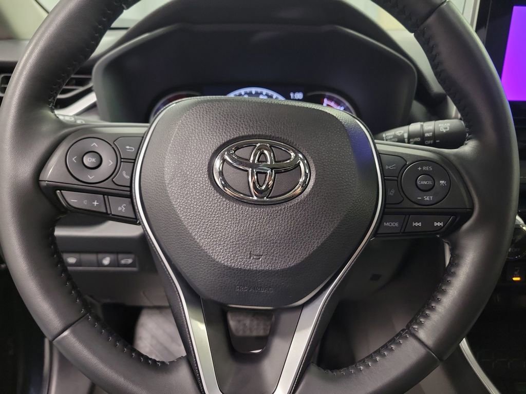 Used 2023 Toyota RAV4 XLE image 19
