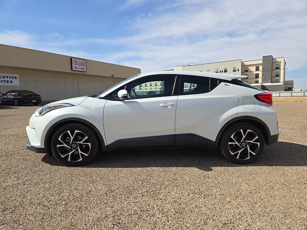 Used 2018 Toyota C-HR XLE image 2