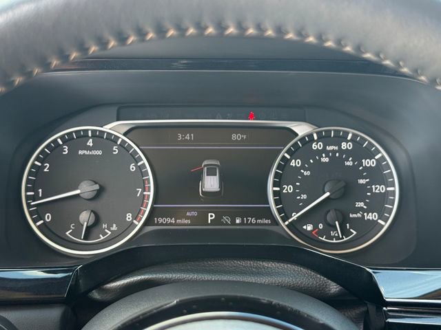 Used 2025 Nissan Pathfinder SL image 16