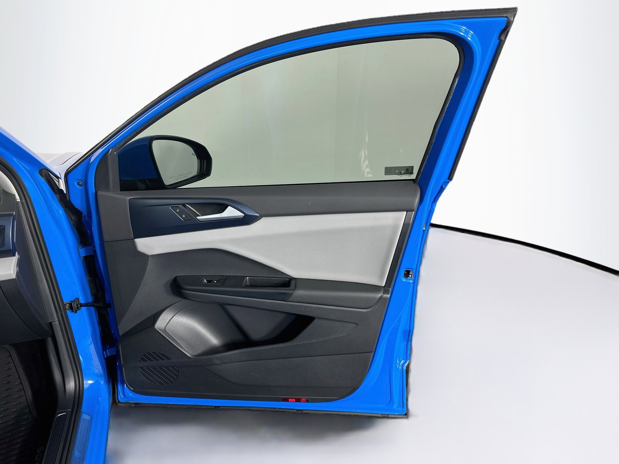 Used 2022 Volkswagen Taos SE FWD image 32