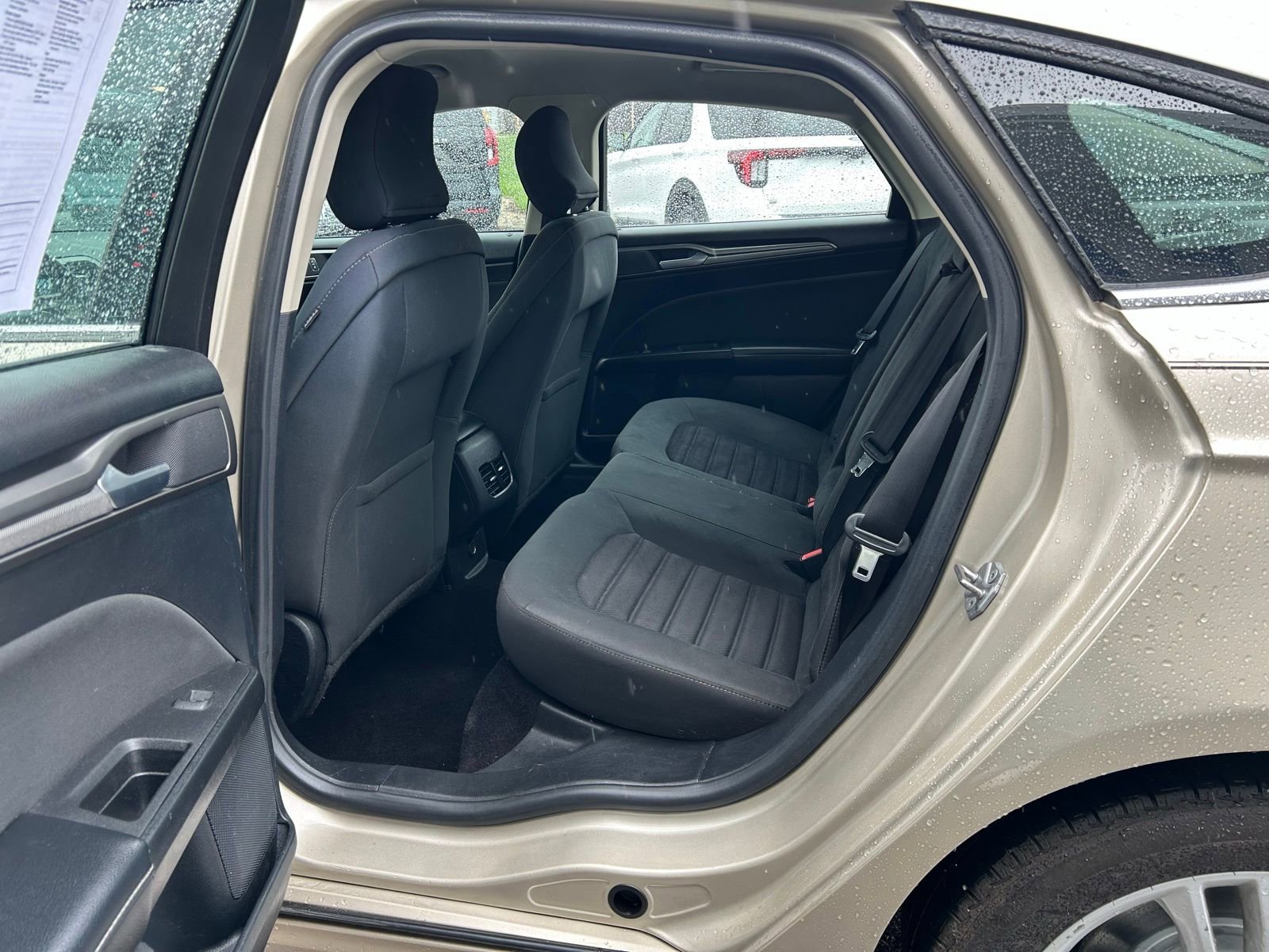 Used 2018 Ford Fusion SE w/ Fusion SE Technology Package image 23