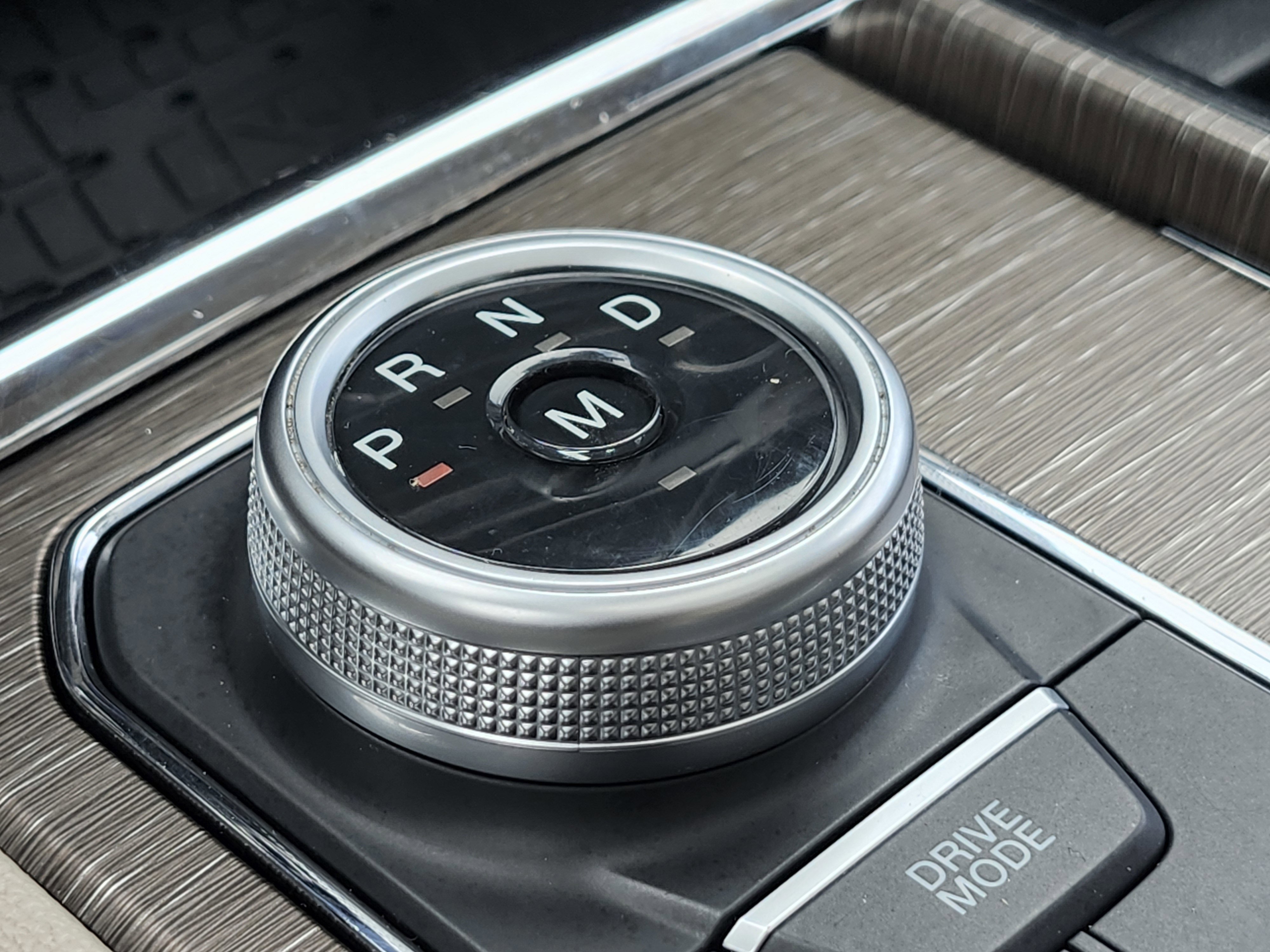 Used 2024 Ford Expedition Limited image 32