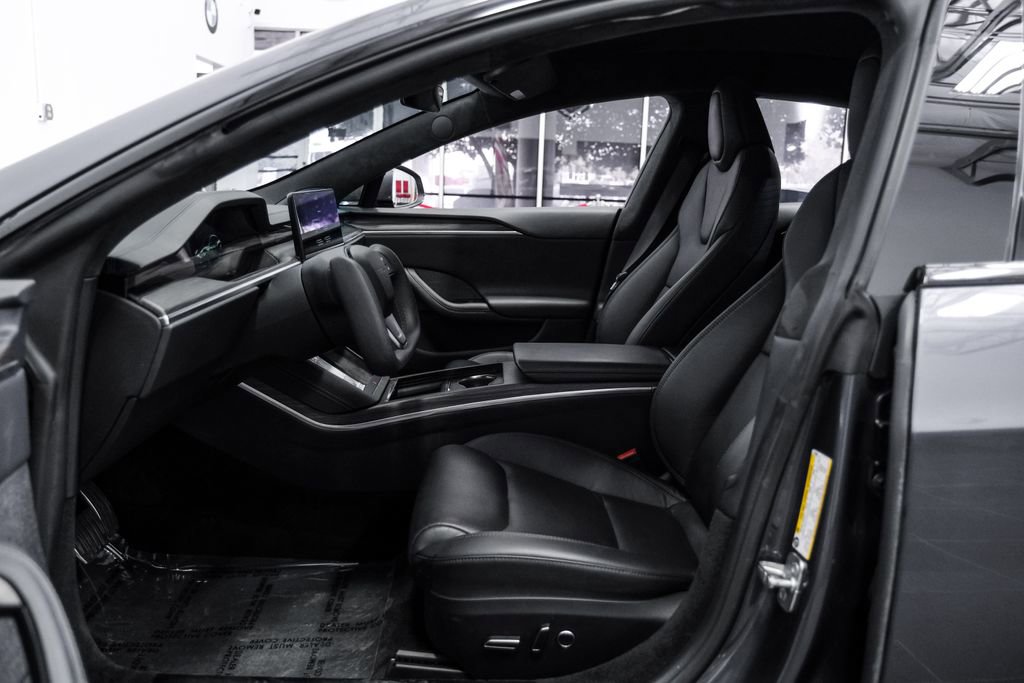 Used 2023 Tesla Model S image 4