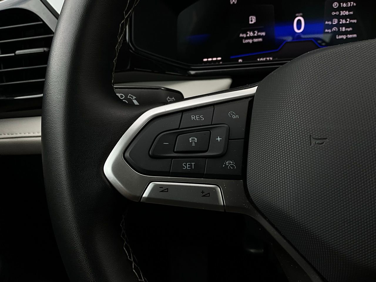 Used 2025 Volkswagen Taos S image 32