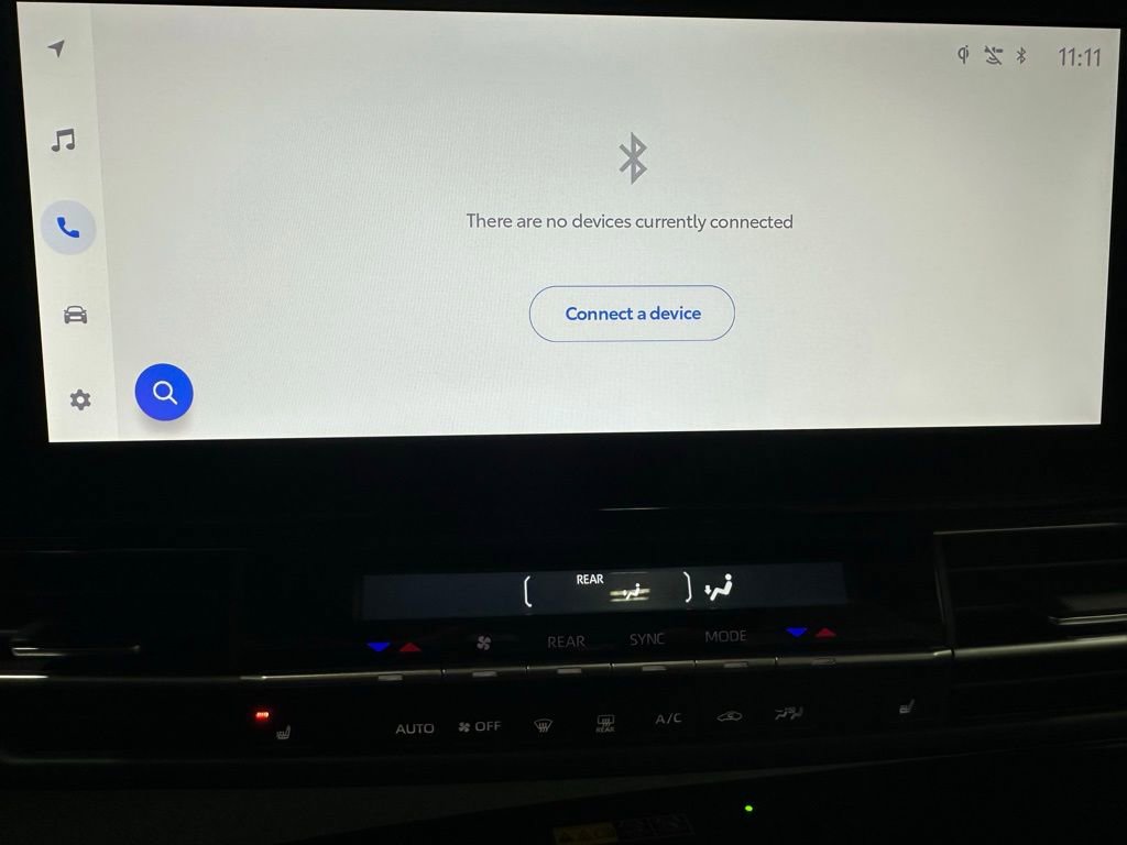 Used 2025 Toyota Sienna XSE image 28