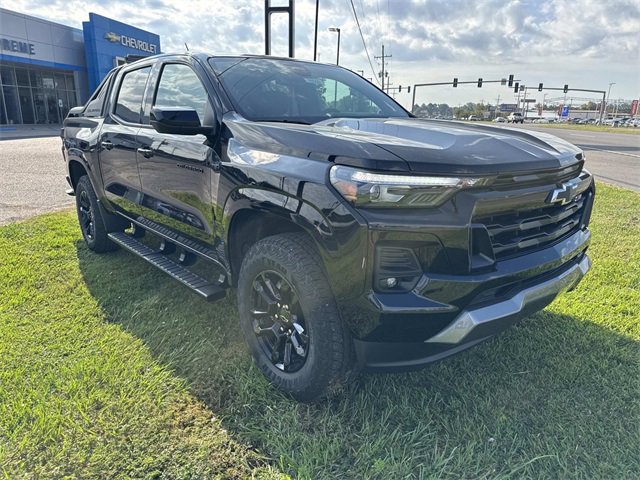 New 2025 Chevrolet Colorado Z71 w/ Midnight Edition