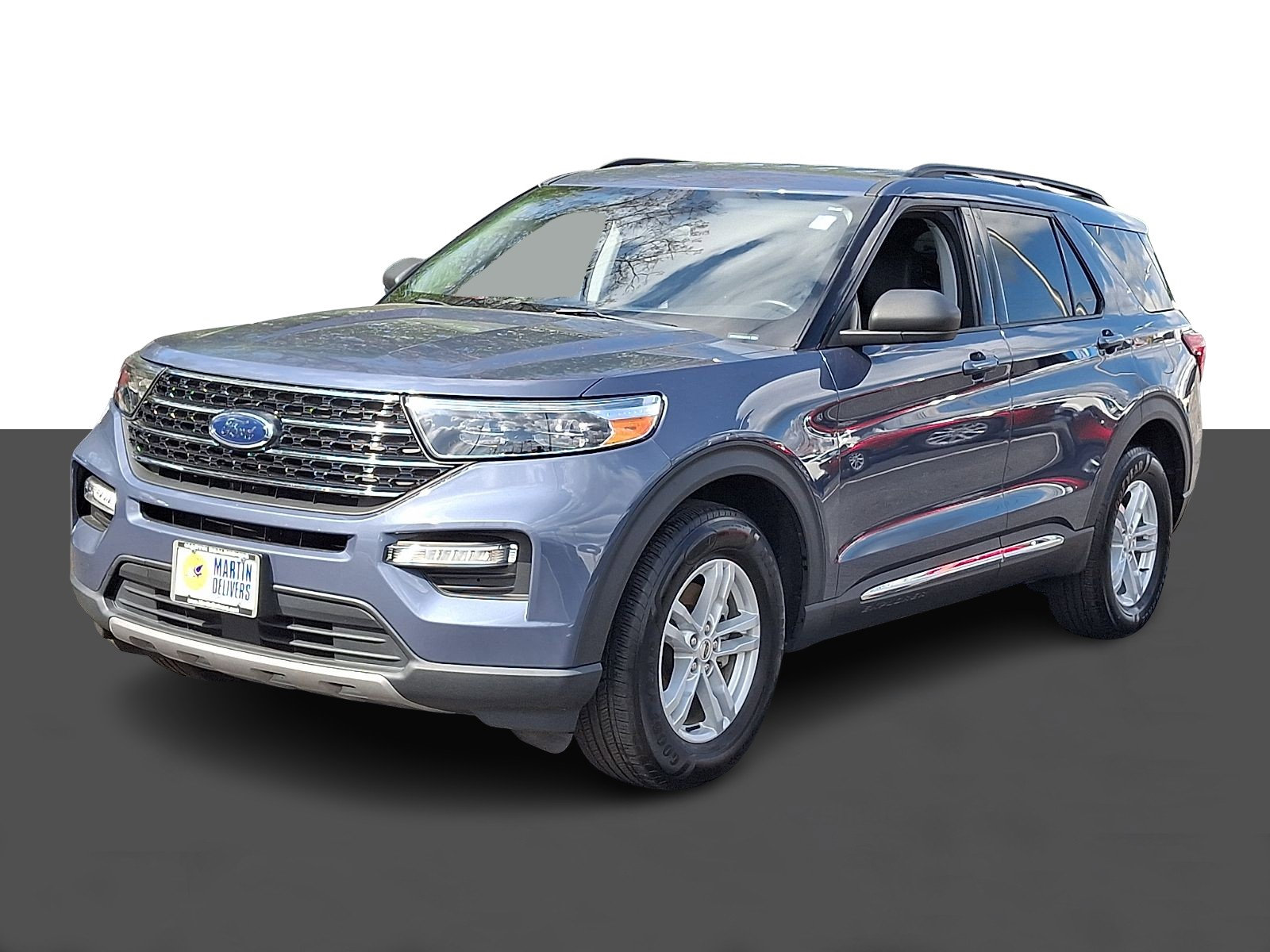 Used 2021 Ford Explorer XLT w/ Equipment Group 202A image 3