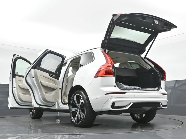 Used 2025 Volvo XC60 B5 Ultra w/ Protection Package Premier AWD/4WD image 33
