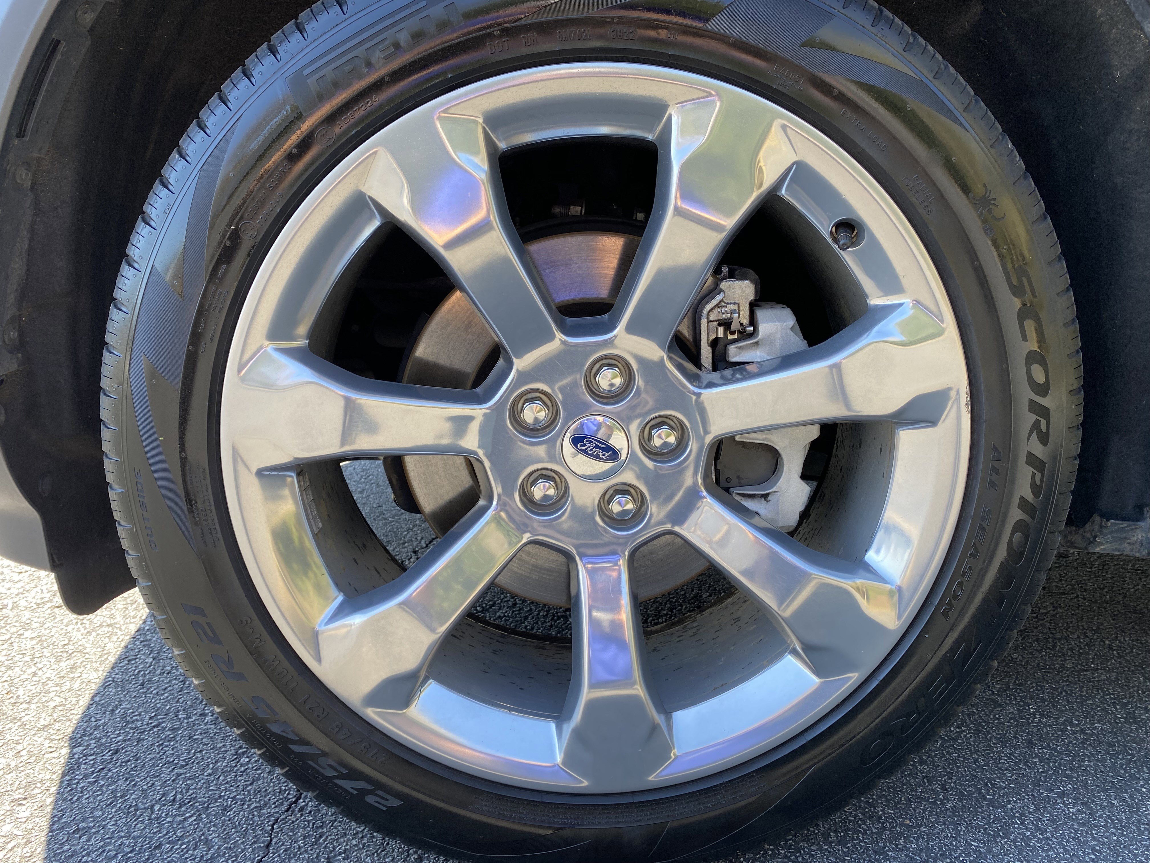 Used 2020 Ford Explorer Platinum w/ Premium Technology Package image 13