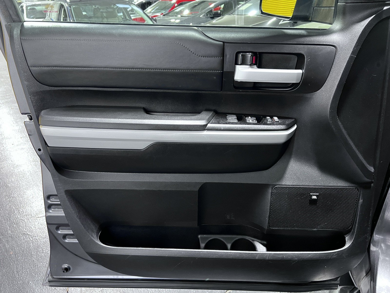Used 2018 Toyota Tundra Limited w/ Limited Premium Package AWD/4WD image 26