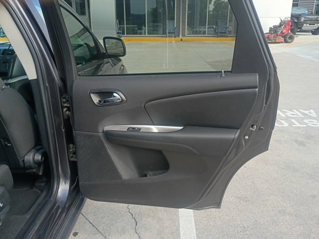 Used 2020 Dodge Journey SE w/ SE Popular Equipment Group FWD image 34