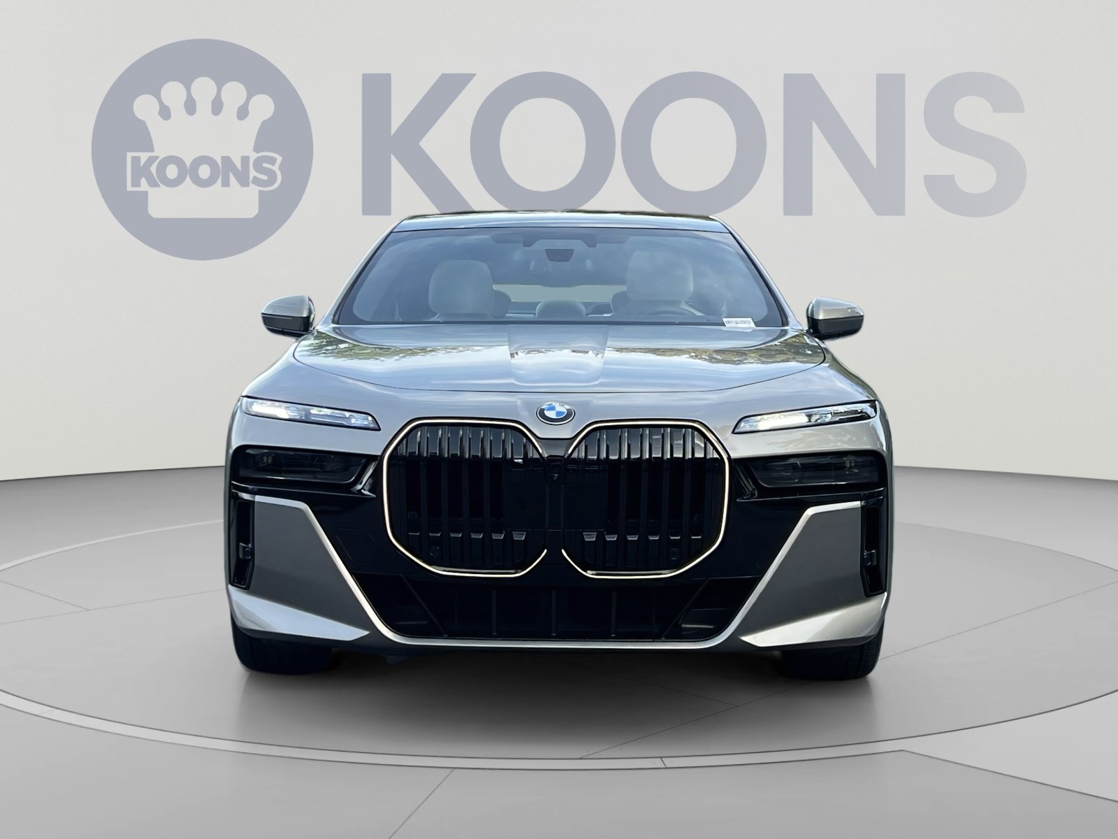 Used 2025 BMW 760i xDrive w/ Executive Package AWD/4WD image 4