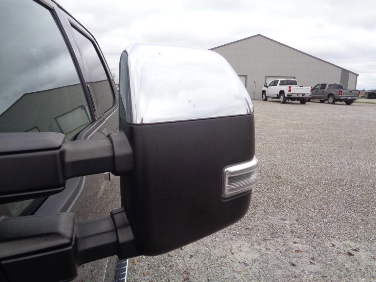 Used 2017 Ford F250 Lariat w/ Chrome Package image 32