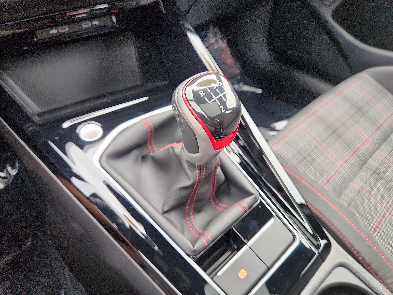 Used 2023 Volkswagen GTI SE FWD image 17