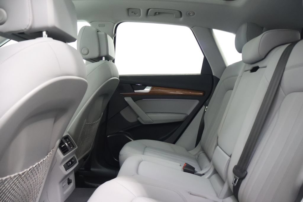 Used 2021 Audi Q5 e Premium AWD/4WD image 27