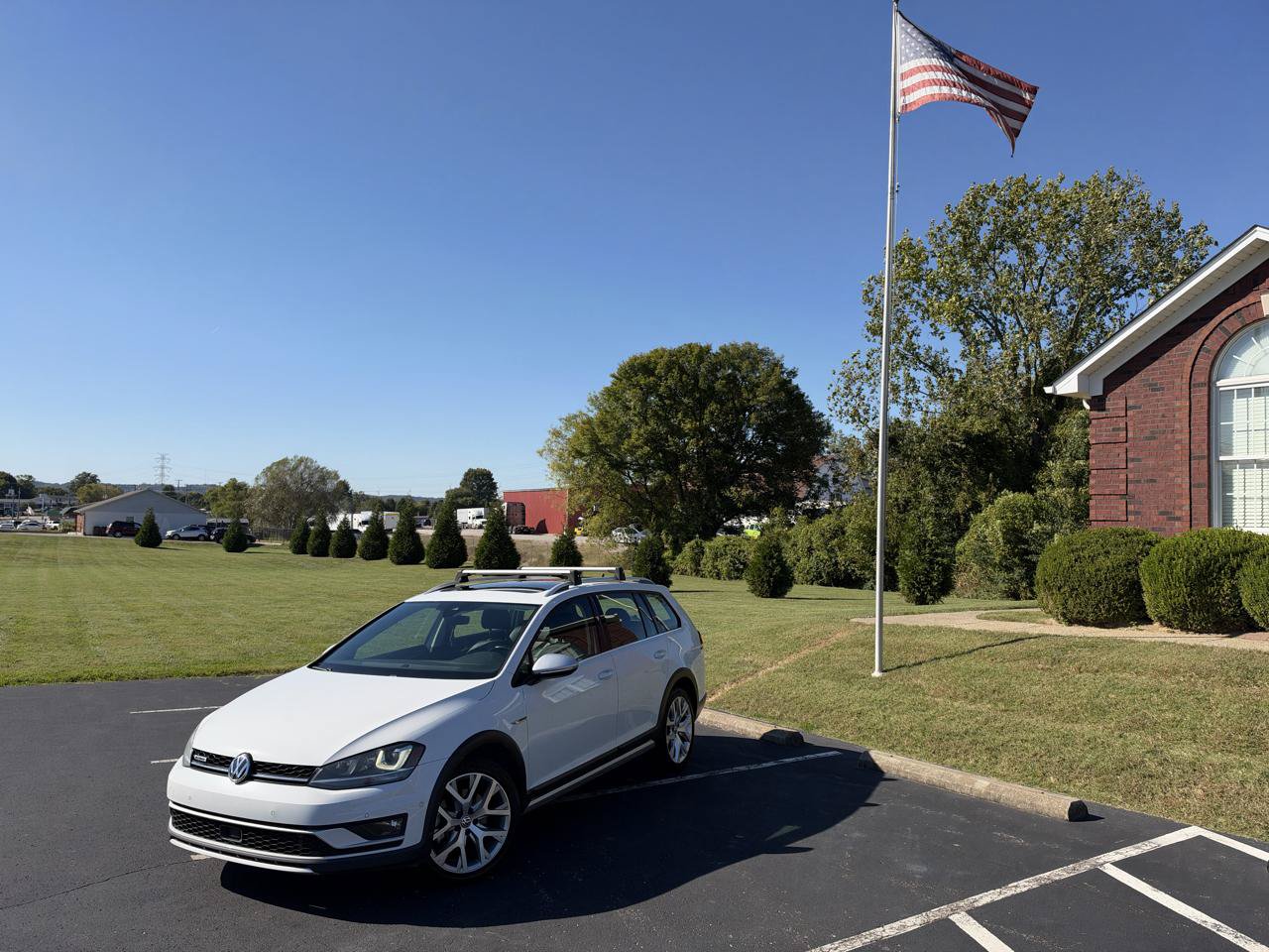 Used 2017 Volkswagen Golf Alltrack SEL AWD/4WD image 1