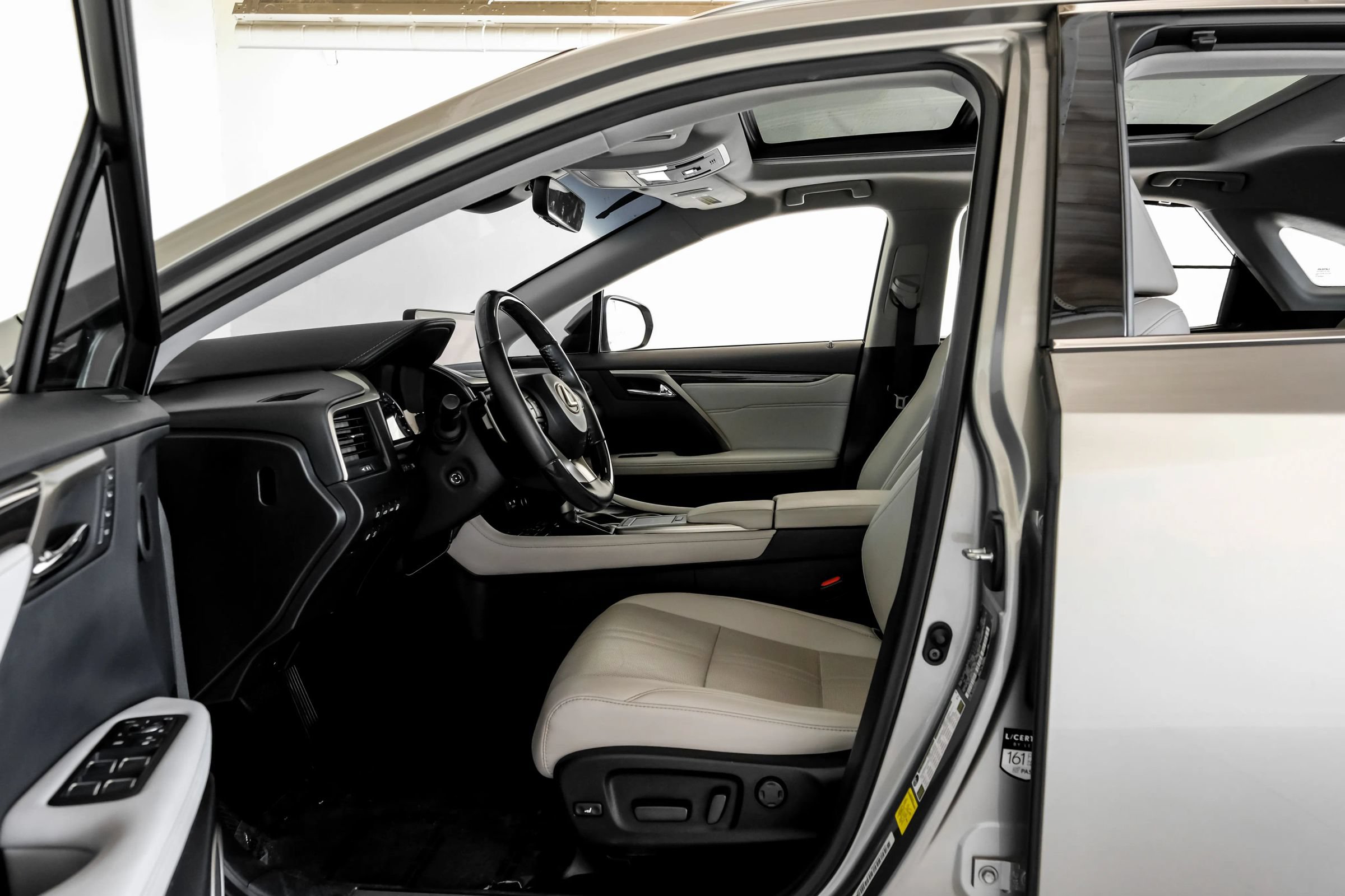 Used 2020 Lexus RX 450h AWD w/ Luxury Package image 4