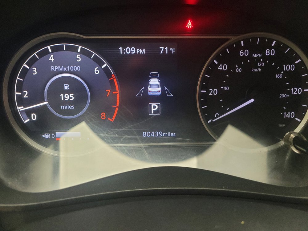 Used 2021 Nissan Versa SV FWD image 23