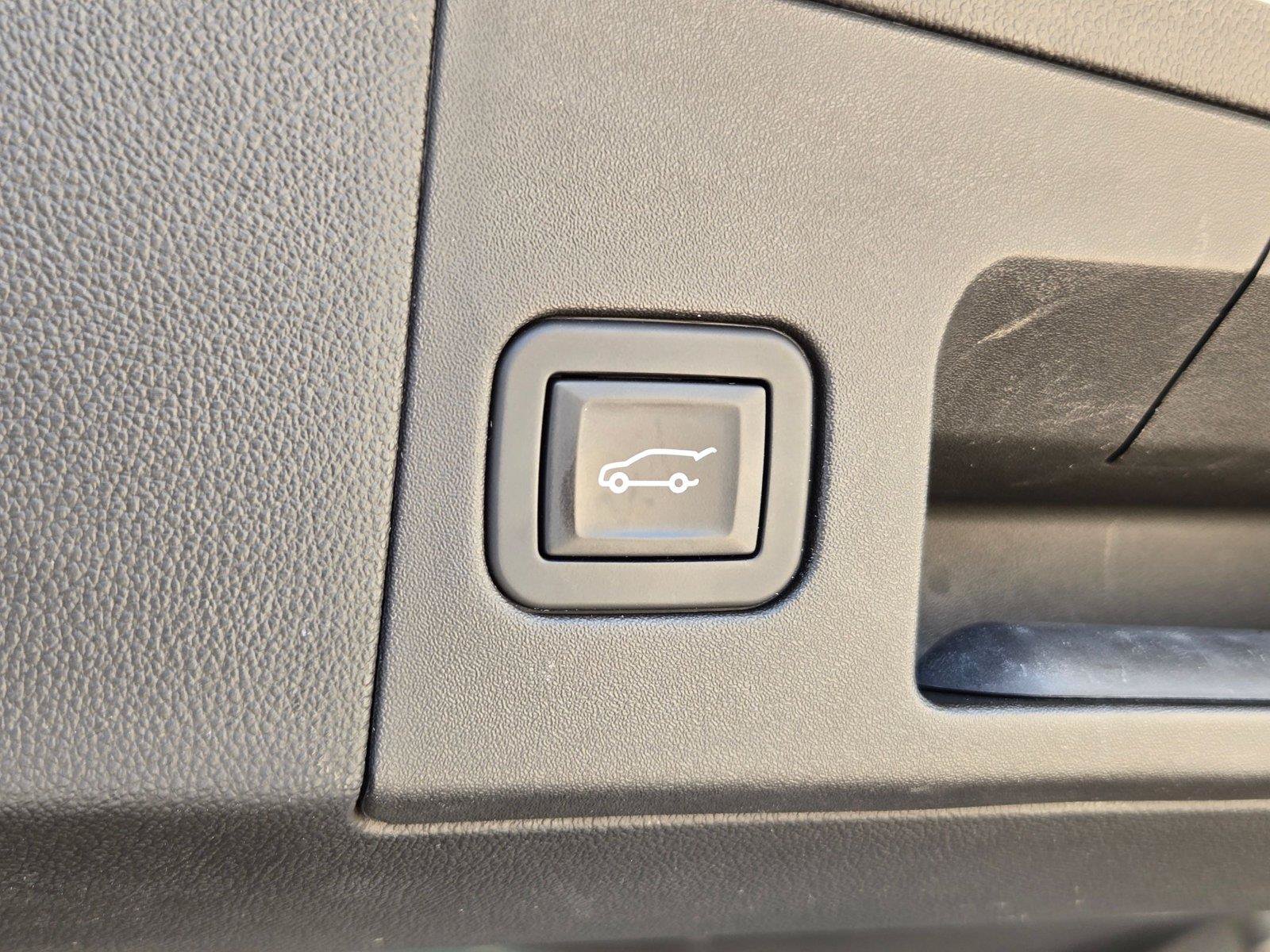 Used 2018 Cadillac XT5 FWD image 30