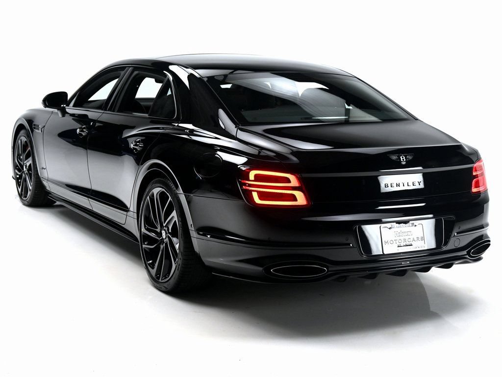Used 2025 Bentley Flying Spur Plug-In Hybrid AWD/4WD image 4