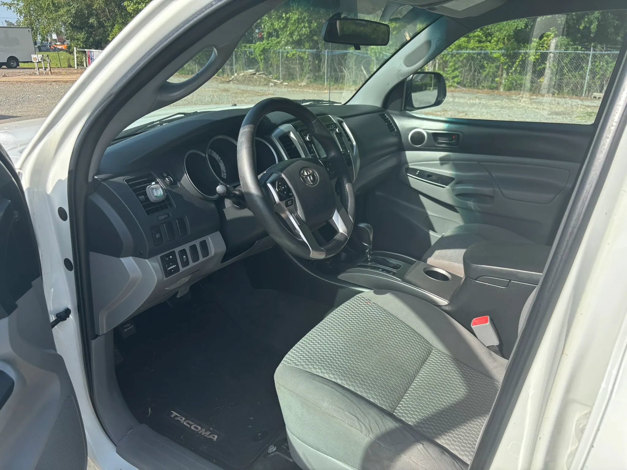 Used 2015 Toyota Tacoma PreRunner w/ SR5 Package RWD image 14