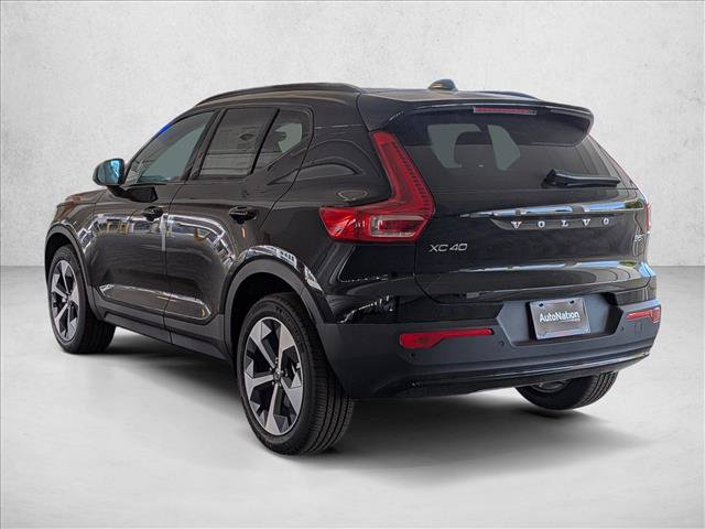 New 2026 Volvo XC40 B5 Core w/ Climate Package AWD/4WD image 8