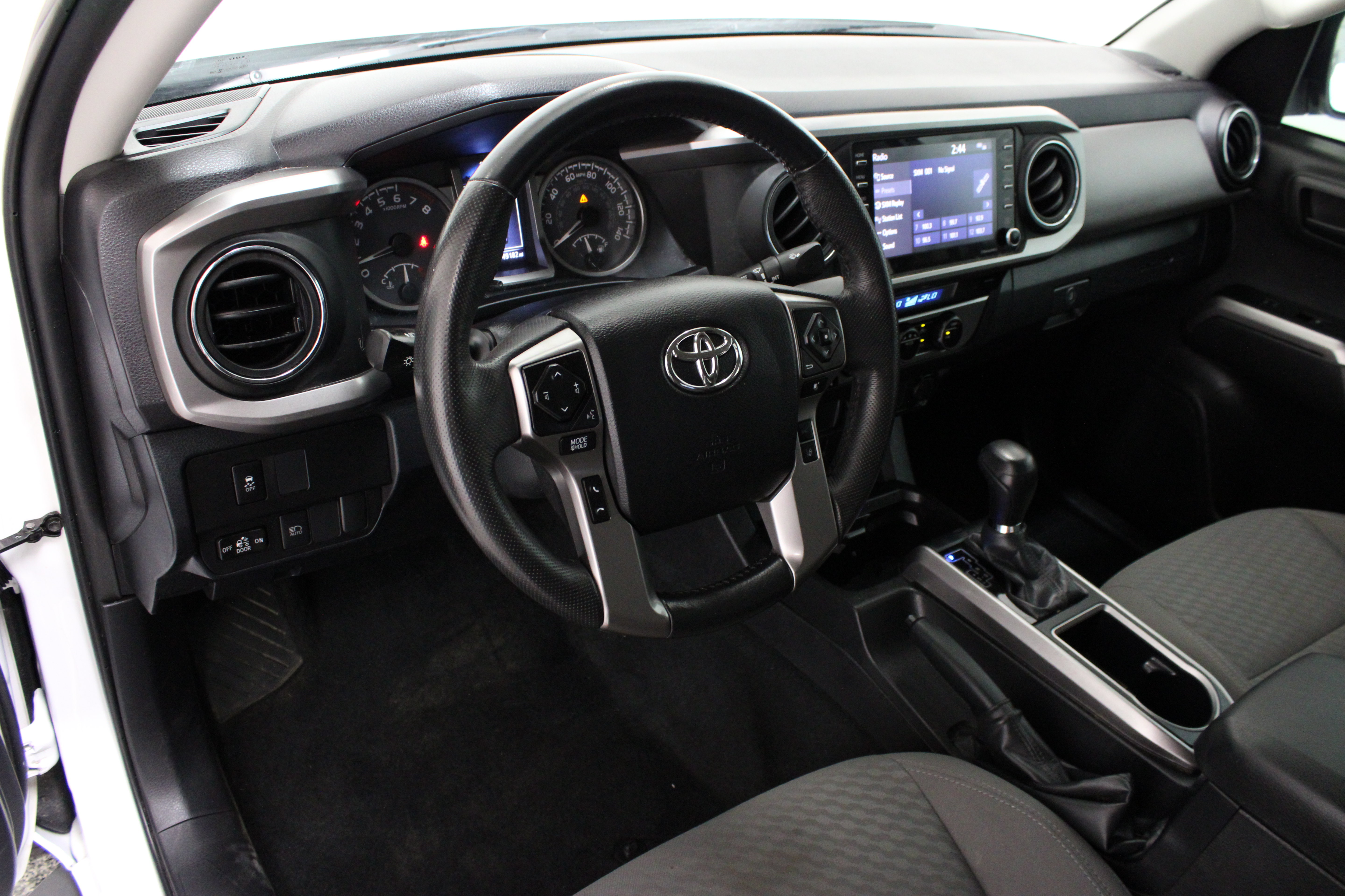 Used 2023 Toyota Tacoma SR5 RWD image 13