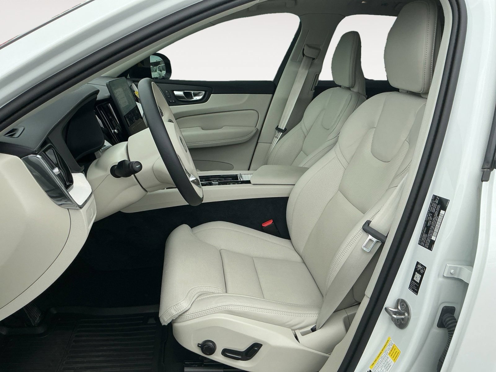 New 2026 Volvo XC60 B5 Ultra w/ Protection Package Premier AWD/4WD image 9