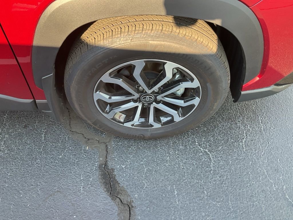 Used 2025 Toyota Corolla Cross AWD Hybrid image 2