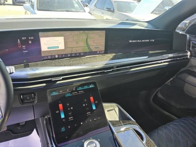 Used 2025 Cadillac Escalade IQ Sport 1 w/ LPO, ONYX Package AWD/4WD image 4